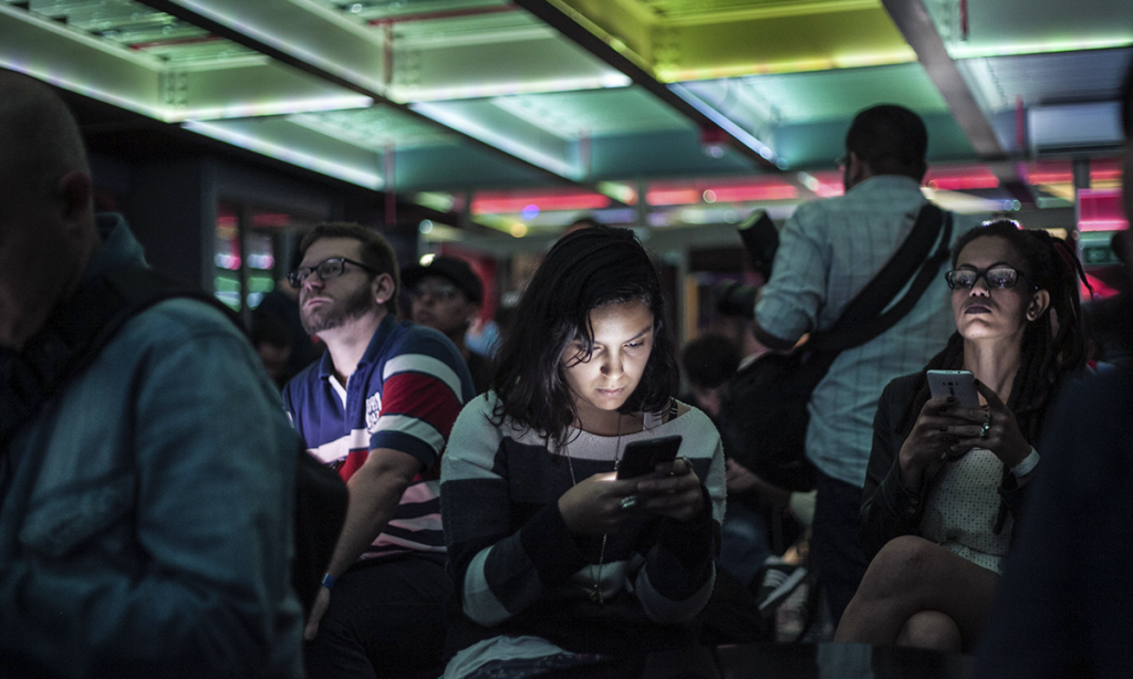 The Rise of ‘De-Influence’: How Online Consumption Is Changing in Latin America