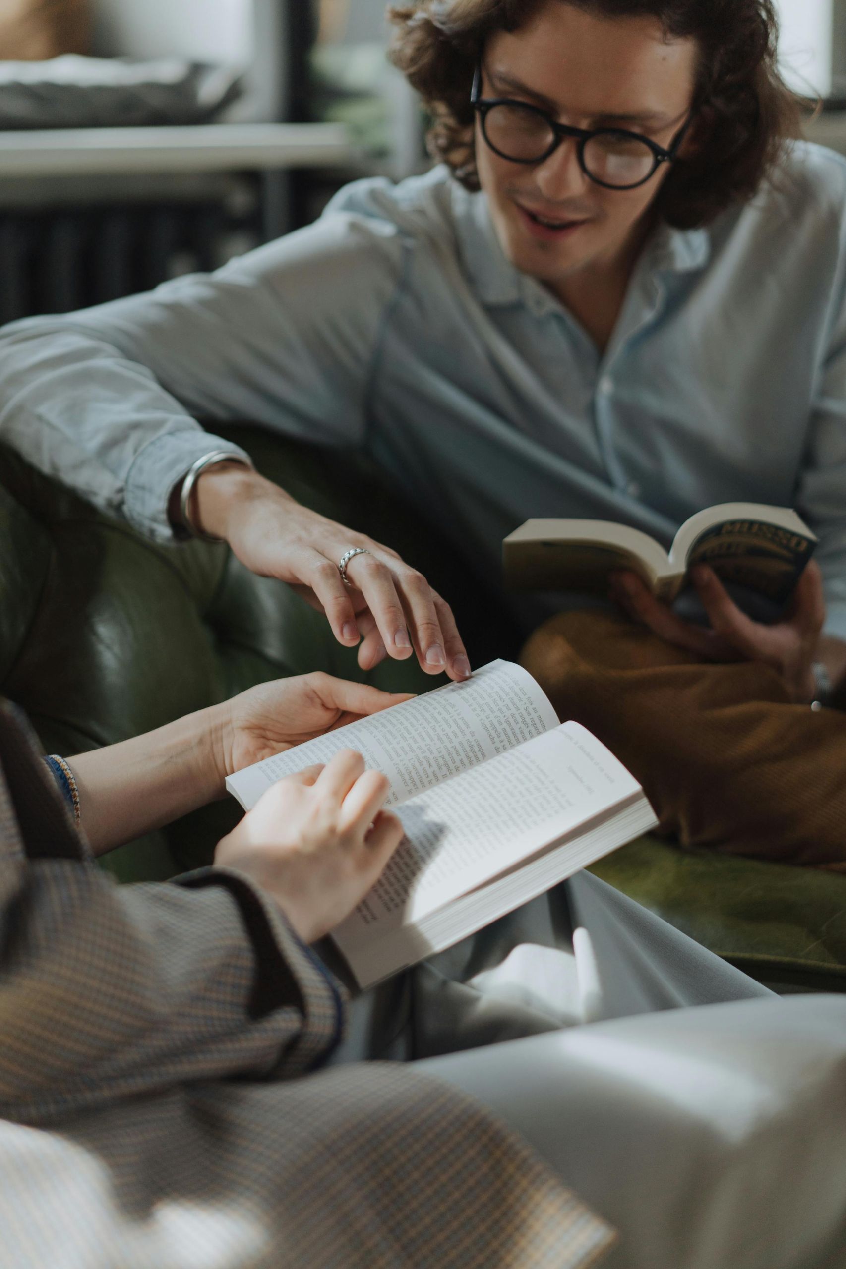 books-pexels-cottonbro-4861334