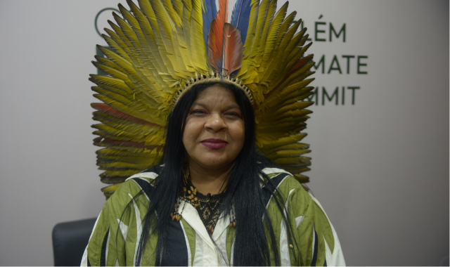 sonia-guajajara-confirma-saida-do-mpi-para-concorrer-as-eleicoes-quero-ser-a-primeira-indigena-reeleita-no-brasil