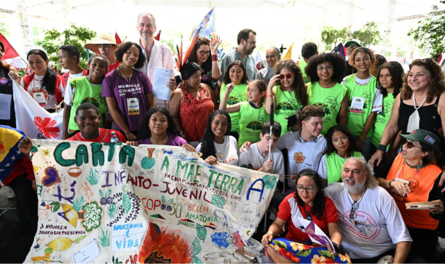 criancas-e-jovens-emocionam-no-encerramento-da-cupula-dos-povos