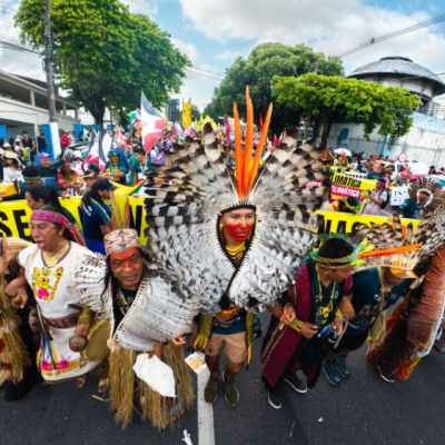 Passeata saiu do Mercado de São Brás rumo à Aldeia Cabana, em Belém.